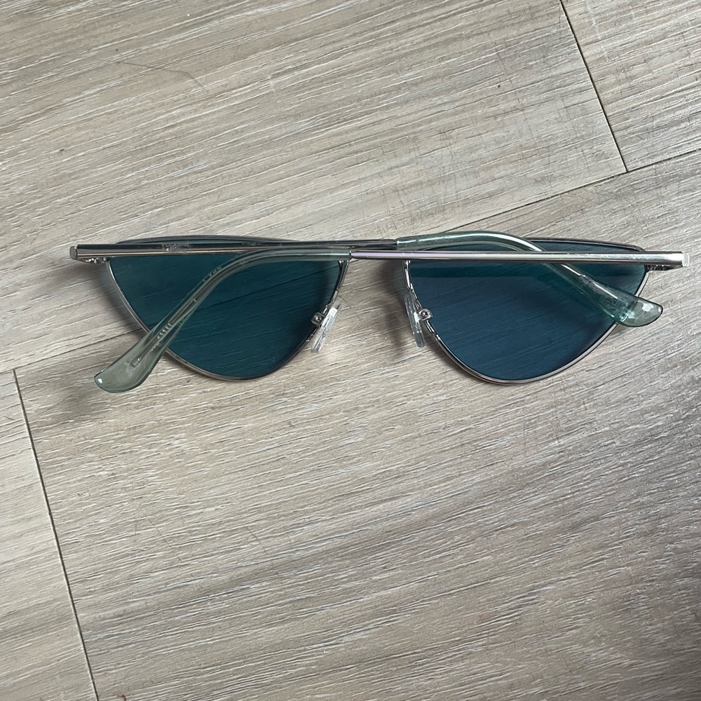 2 GLASSES FOR 20 DOLLARS - Picture 3 of 3